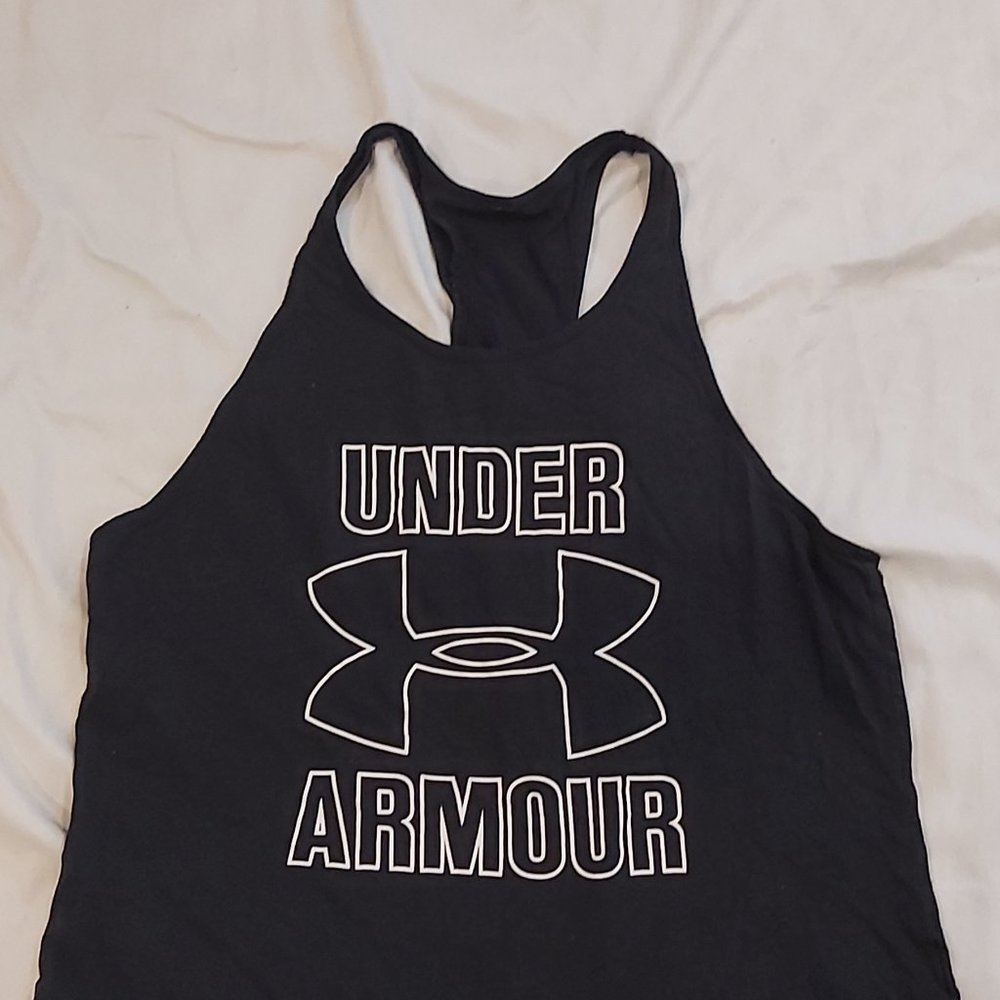 Under Armour top
